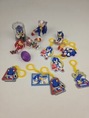 Sonic the Hedgehog Rubber Backpack Hanger Keychain Lot and Figures